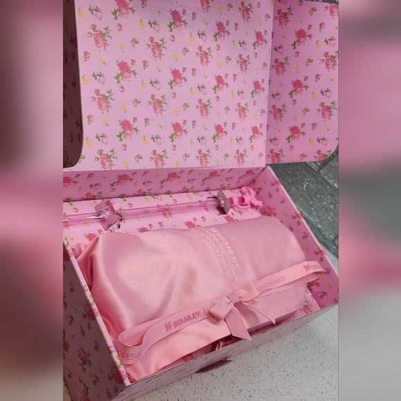 Stanley Pink Floral Tumbler Set - Picture 4 of 4